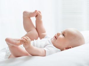 Dạy trẻ 4 tháng tuổi thông minh